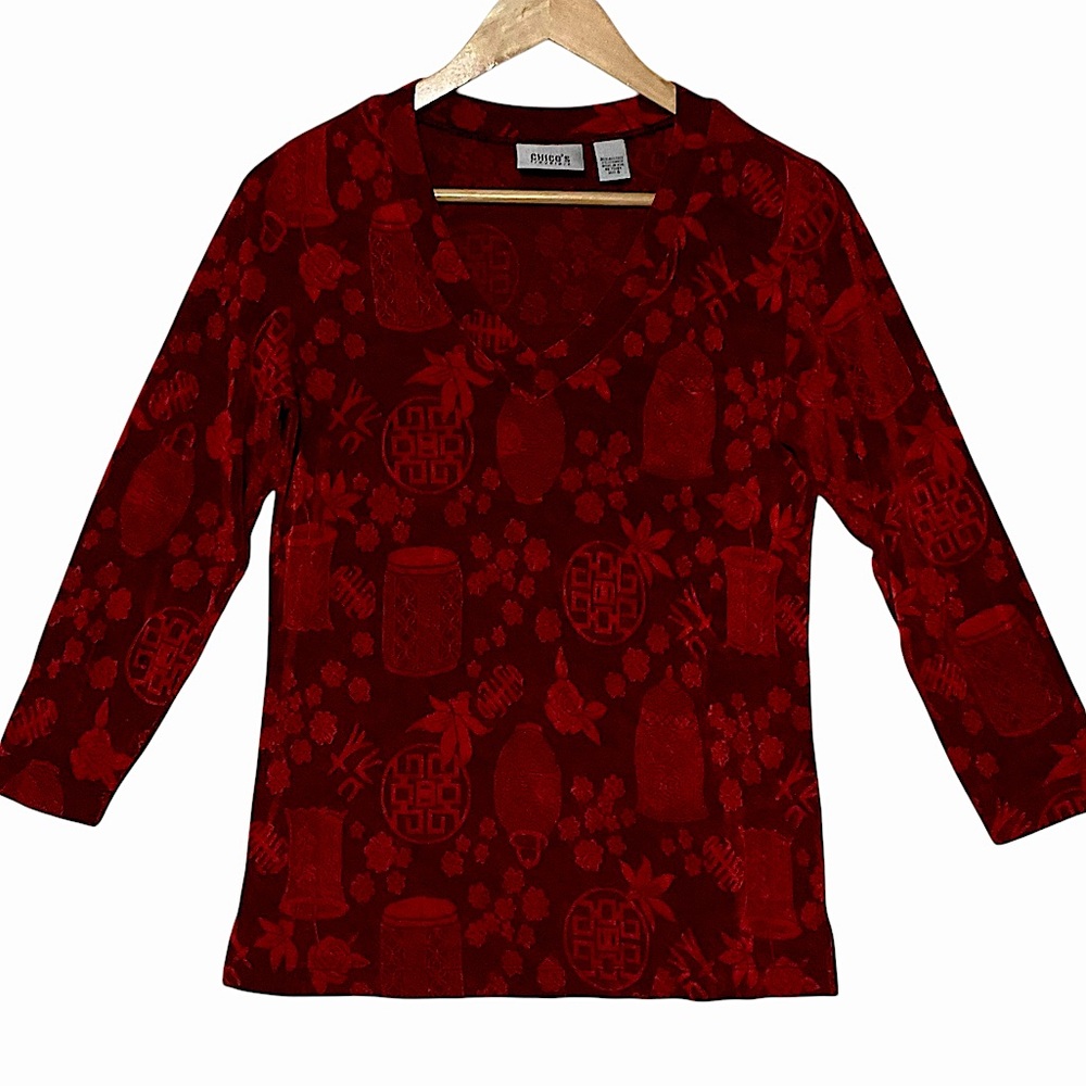 CHICO’S TRAVELERS sz 0 V Neck Top 3/4 Sleeves Slinky Material Asian Theme Red